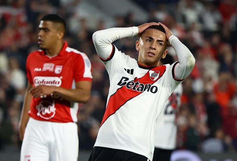 River quedó afuera por penales y Coudet volvió a quedar en la mira