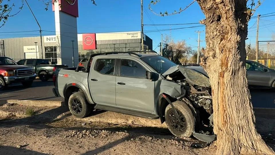 Dos vehículos protagonizaron un violento choque en Capital