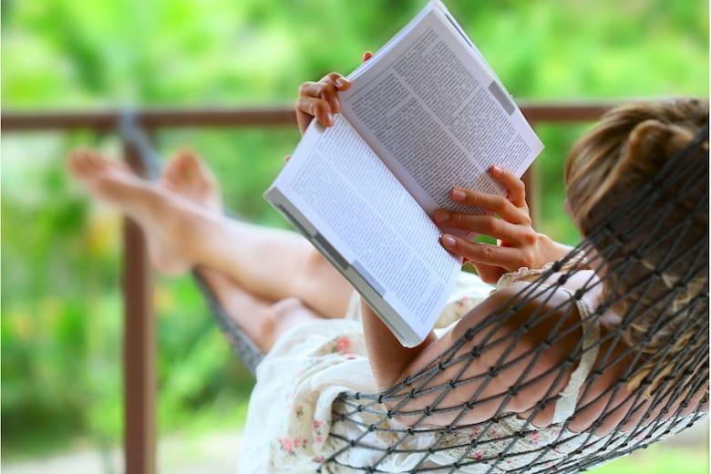 Día del Lector: por qué se conmemora y cómo volver a agarrarle la mano a los libros