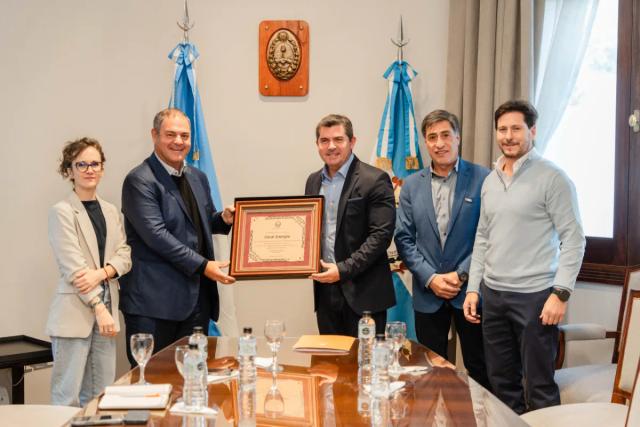 Orrego recibió a las autoridades de la empresa que acaba de inaugurar un nuevo parque solar en San Juan