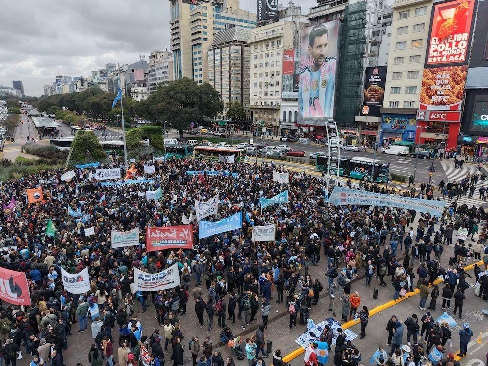 Con becarios no renovados y caída del presupuesto, la ciencia reclamó fondos nacionales