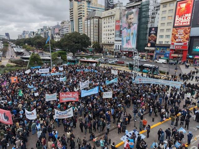 Con becarios no renovados y caída del presupuesto, la ciencia reclamó fondos nacionales