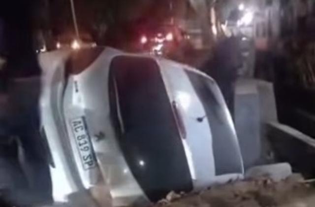 Un Peugeot 206 volcó en Costacanal y no identificaron al conductor