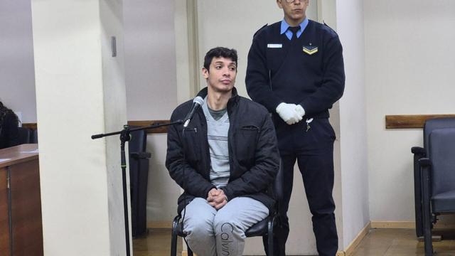 Condenaron a Silva por extorsionar a hombres a través de Grindr