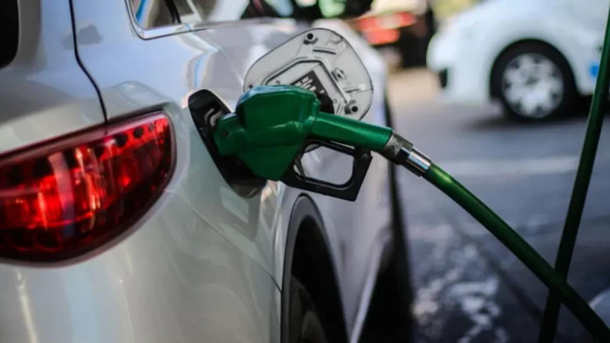 Los combustibles siguen para abajo y julio dejó otra baja fuerte en las estaciones