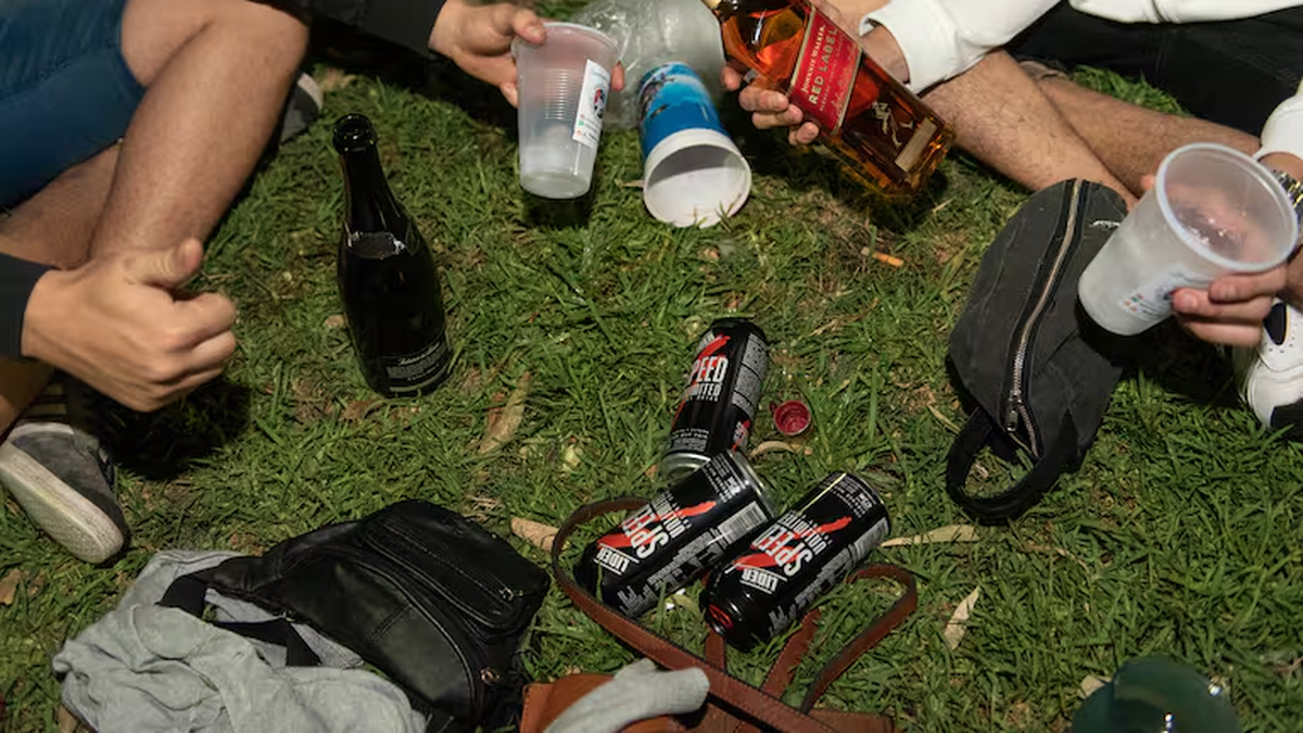 En San Juan, el consumo empieza cada vez más temprano y preocupa a las familias