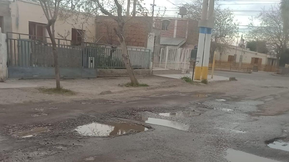 Vecinos del barrio Güemes denuncian un año de aguas servidas y exigen la habilitación cloacal