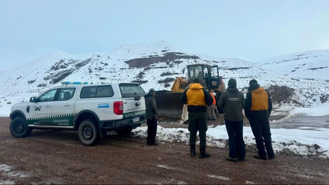 La nieve y el hielo complican el tránsito en accesos a Iglesia y Calingasta