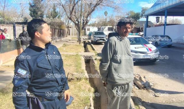 Detuvieron a un hombre acusado de intentar sustraer accesorios de una Toyota en Villa América