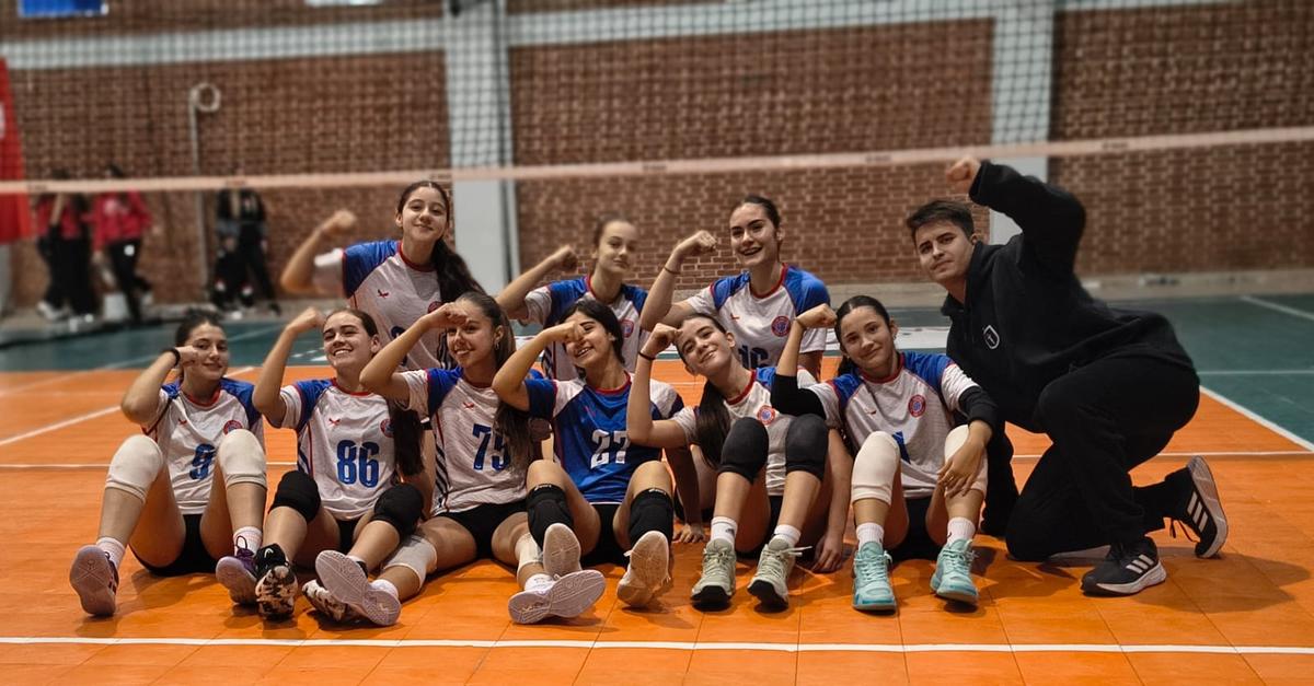 Las chicas de Hispano hicieron ruido en Santa Fe y se quedaron con un subcampeonato enorme