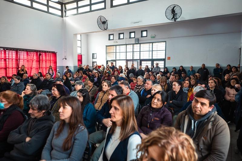 Municipio, IPV y vecinal del Barrio Frondizi coordinan el inicio de escrituras