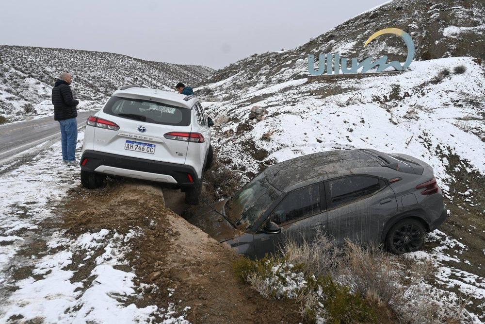 Apareció el misterio del auto destrozado en la Ruta del Colorado: cayó a un zanjón tras un choque brutal