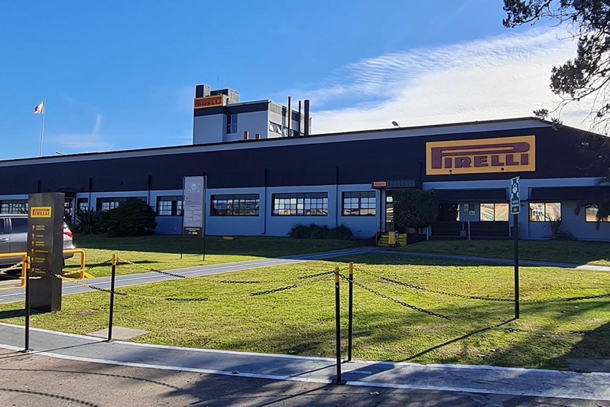 Pirelli frena parte de su producción por la baja de ventas