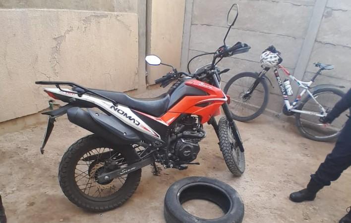 En Rawson apareció una moto robada y el dueño la reconoció en el mismo barrio
