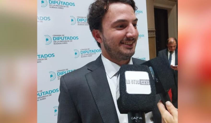 Un proyecto de LLA quiere cobrar salud y universidad a extranjeros sin residencia permanente