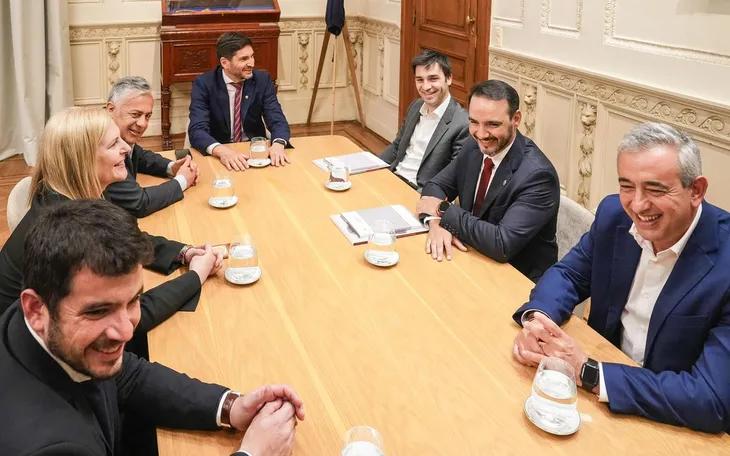 Pullaro juntó a Cornejo, Torres y Valdés para empujar obras y producción