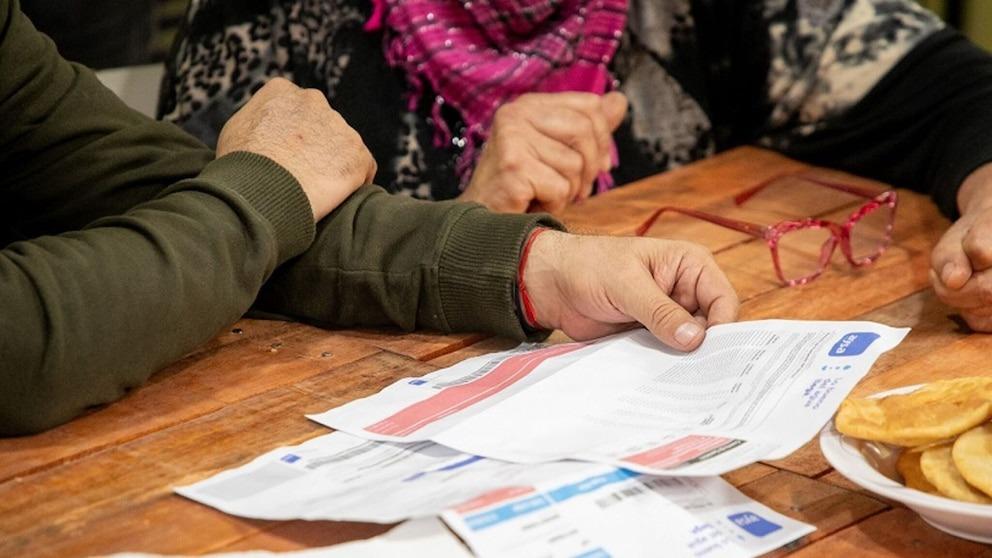 Arranca julio y se viene otra ronda de aumentos en servicios, transporte y cuotas