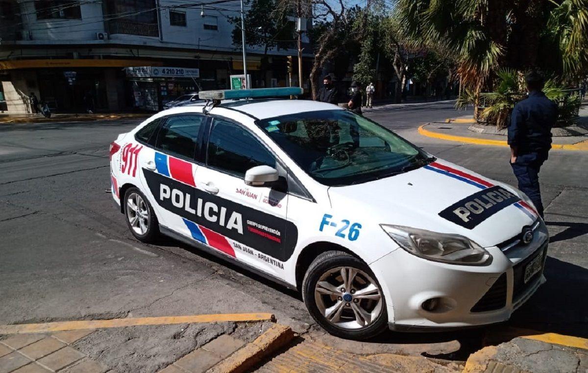 Salió de la escuela y su expareja la cruzó en Santa Lucía: la golpeó y terminó preso