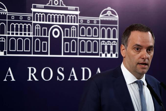 Adorni tiene las horas contadas en el Gobierno y Milei ya prepara la transición