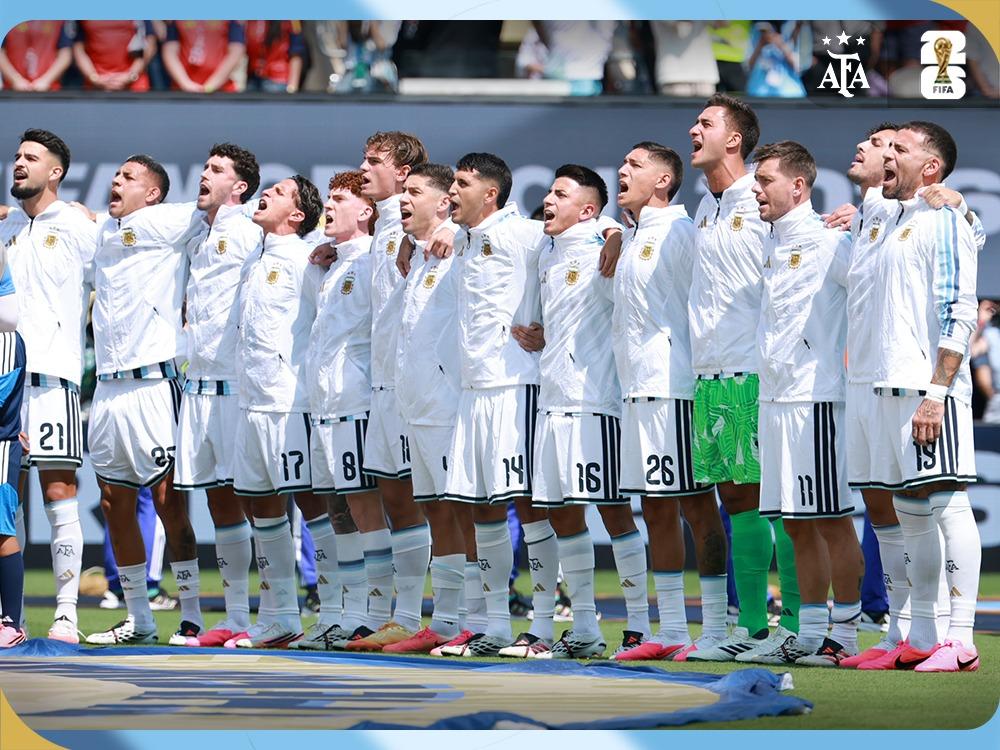 La Selección aterriza en Ezeiza, pero nueve figuras se quedan afuera del regreso