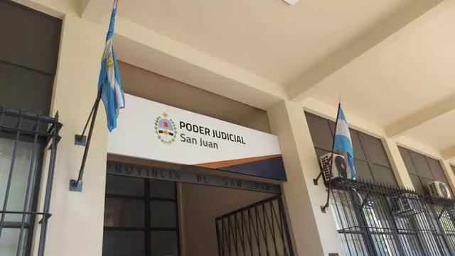 Condenaron a cinco años de prisión a un joven por un robo con arma blanca en Rawson
