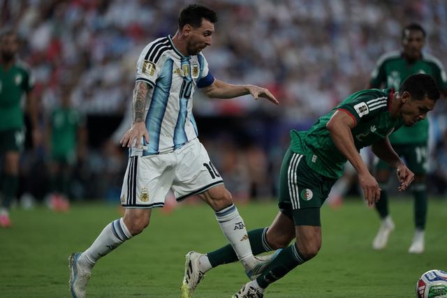 Argelia elevó una queja ante la FIFA por el arbitraje frente a Argentina