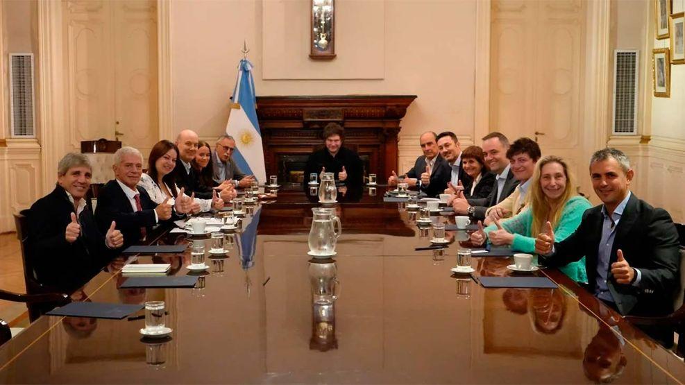 Milei junta a su Gabinete en medio de una interna que no afloja