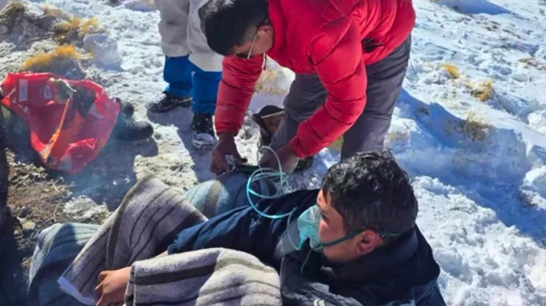 Rescataron con vida a cuatro mineros atrapados por un temporal en Catamarca