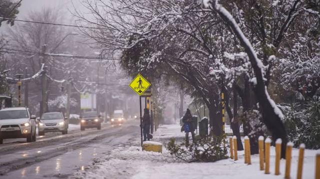 Chile activó emergencia preventiva en diez regiones por un frente histórico y cerró el paso Los Libertadores