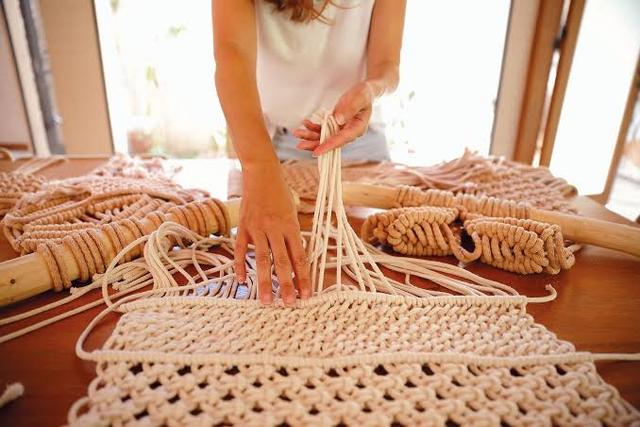 El Chalet Cantoni incorporó dos talleres de julio orientados a imagen personal y macramé