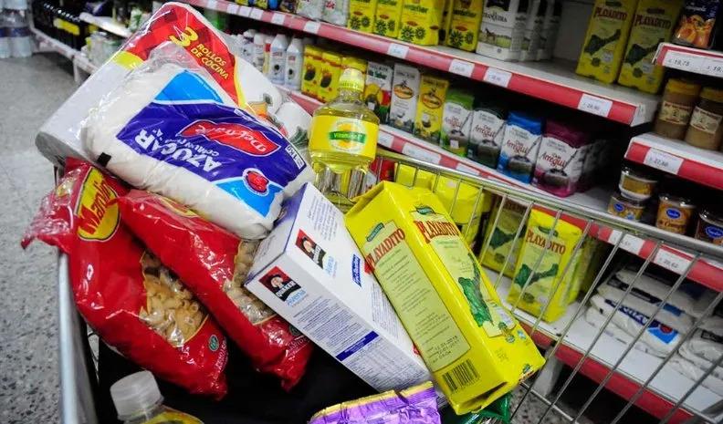 Cada vez hace falta más plata para no caer bajo la línea de pobreza