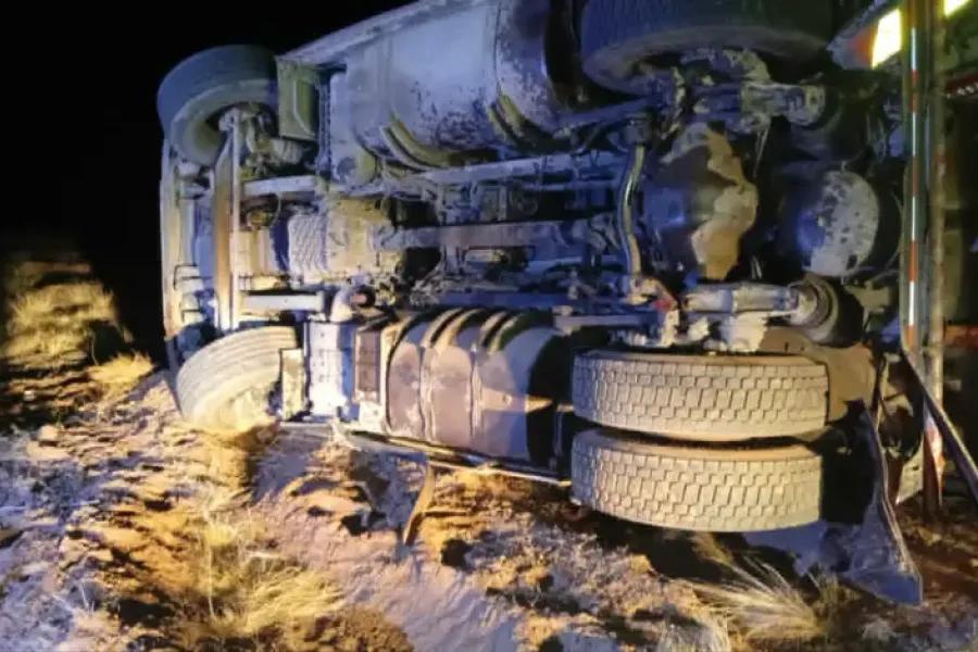 Dos camiones al límite en la 141: un choque brutal terminó con un chofer internado en San Juan
