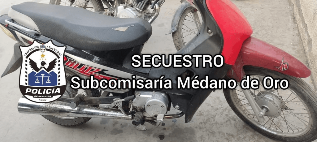 Encontraron una moto robada en la casa del vecino tras seguir las huellas