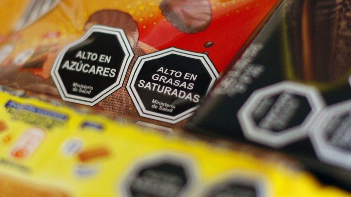 Milei empuja en el Congreso la quita de los sellos negros en los alimentos