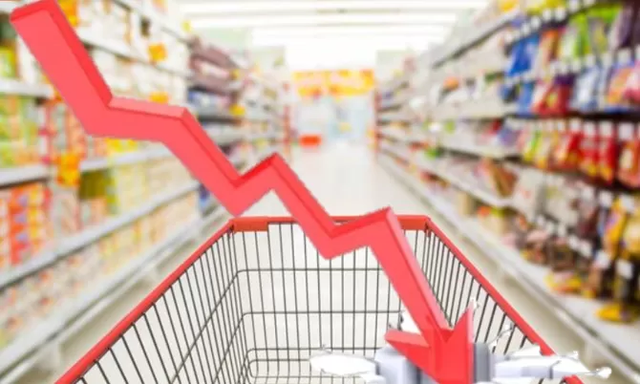 Abril dejó caídas en supermercados y mayoristas, con repunte en shoppings