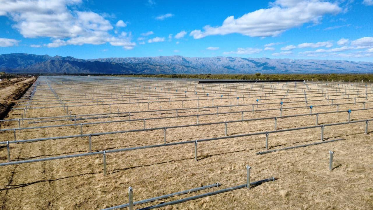 El parque solar de Calicanto acelera en San Luis y ya supera el 41% de avance