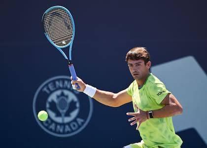 Navone dio vuelta un partido bravo en Montreal y siguió de largo, pero Etcheverry y Báez se quedaron en el camino