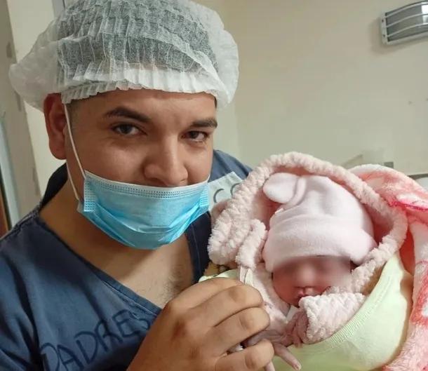 Una beba nació el mismo día que Messi y sus padres lo homenajearon con un particular nombre 