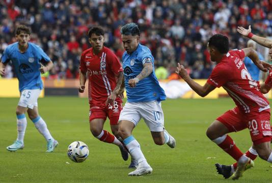 Belgrano lo empató sobre la hora y se metió en la final por penales