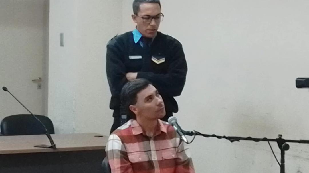 Suman otra denuncia y mantienen preso al penitenciario investigado por una estafa millonaria