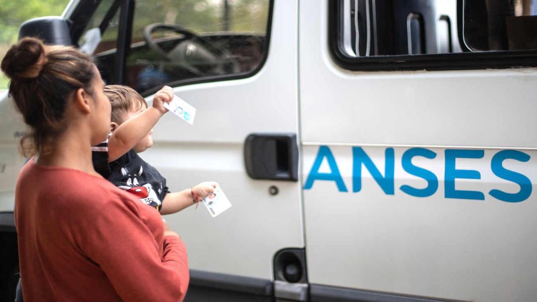 La AUH tendría en agosto un ajuste cercano al 2% según proyecciones oficiales