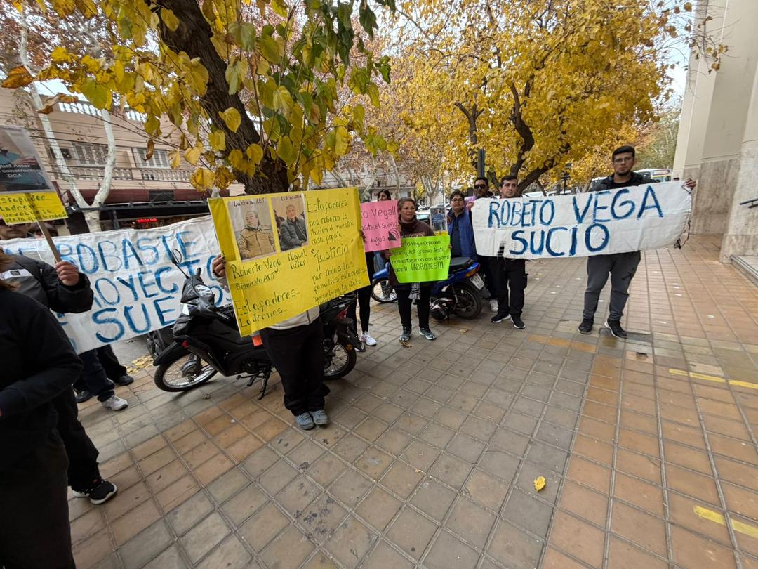 Damnificados del barrio Textil exigen avances en la investigación por la presunta estafa