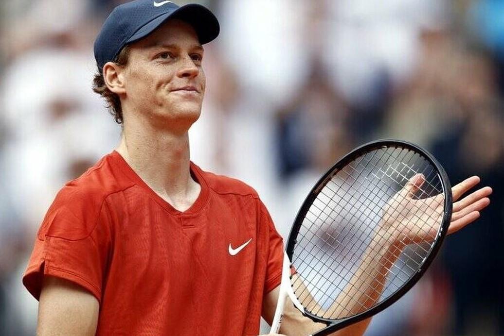 Sinner no afloja y se sube a una marca gigante de Djokovic