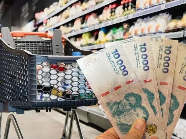 Los economistas ven una inflación de 2% en julio y un dólar cerca de $1.652 para fin de año