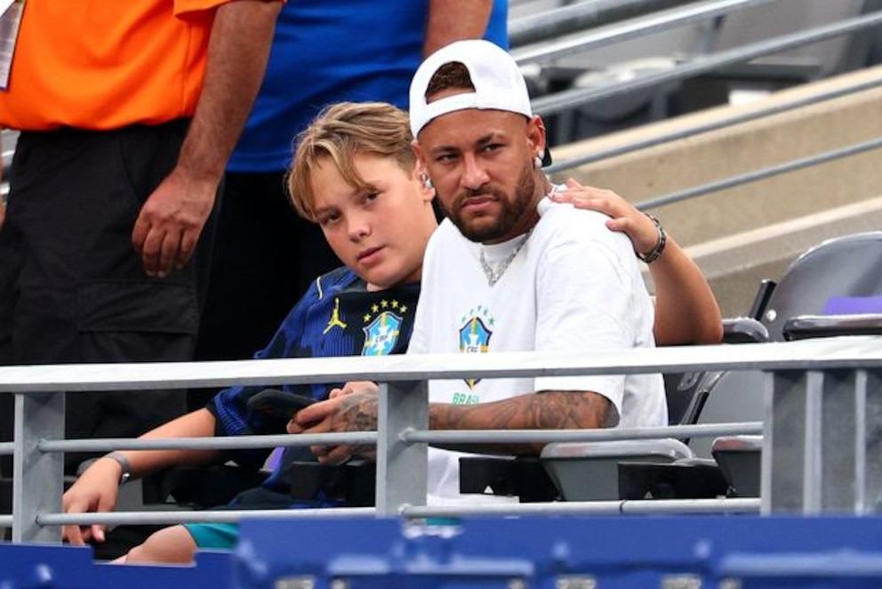Neymar le puso punto final a su etapa en Brasil tras la caída en el Mundial