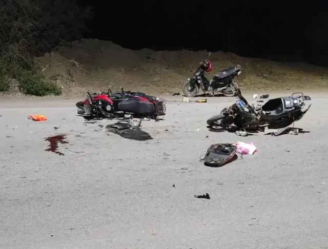 Un motociclista murió tras un choque entre dos motos en Tres Esquinas