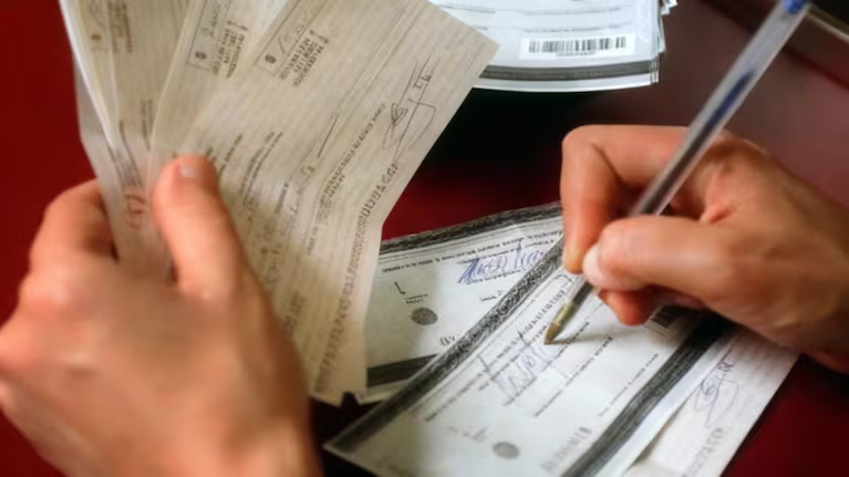 Se dispararon los cheques sin fondos y a las pymes les cuesta cada vez más zafar