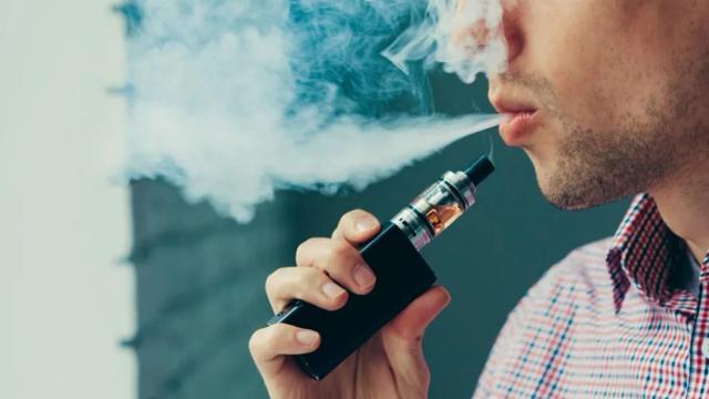 Advierten por el impacto del vapeo tras la legalización: "Ya es el tercer producto más consumido por los adolescentes"