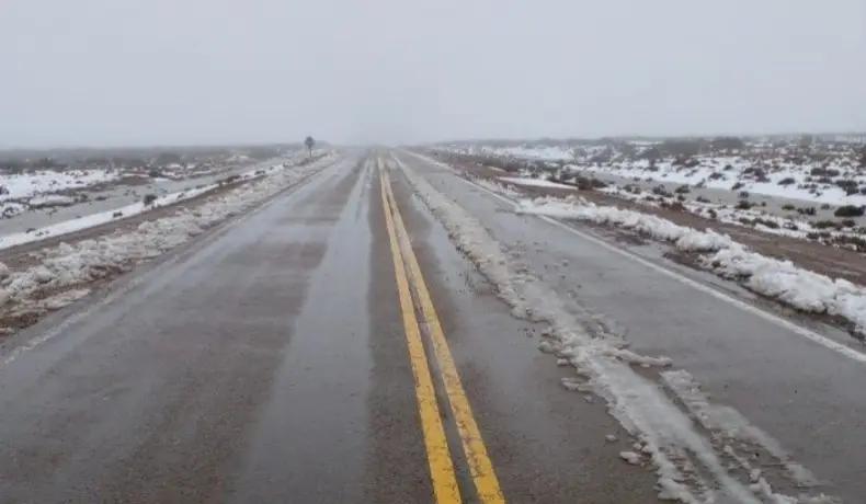 Rutas sanjuaninas bajo vigilancia por hielo, aguanieve y neblina