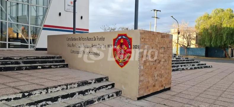 Bomberos de San Juan despiden a sus jefes tras el accidente en Valle Fértil